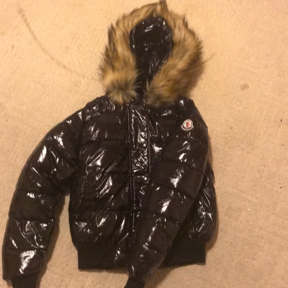 black moncler puffer coat